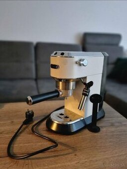 Pákový kávovar Delonghi