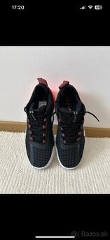 Predám topánky Under Armour TriBase reign 6