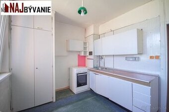 Pôvodný stav - Veľký 2i 68m2 + loggia na sídlisku Roveň