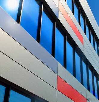 ODVETRANÉ A PRESKLENÉ FASÁDY