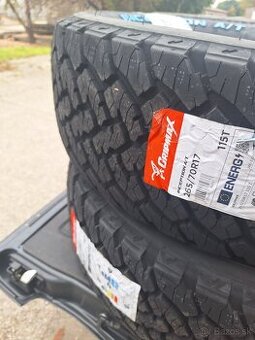Terrene 4x4 a/t celorocne pneu 265/70r17