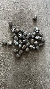 Matice Mitsubishi pajero.