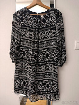 čiernobiele tenké vzdušné letné šaty