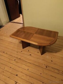 Konferenčný stolík