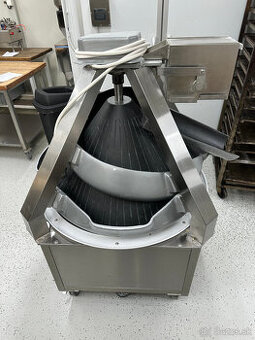 Konický vyguľovač cesta SMQ10