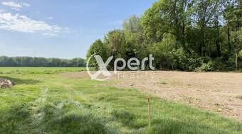 TRI slnečné, susediace stavebné pozemky do 10km od mesta Veľ