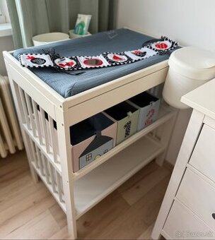 Prebaľovací pult + doplnky