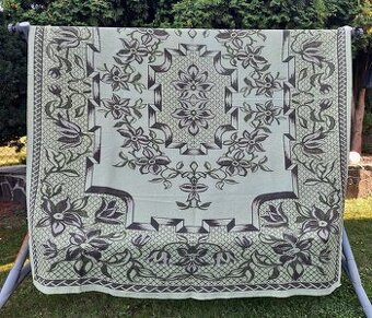 Starý prehoz na posteĺ