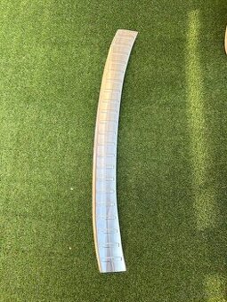 Ford Kuga  nerezová lišta zadného nárazníka