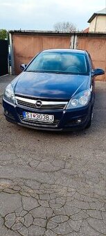 Opel Astra 2011 benzín