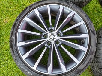 Disky 19" Škoda Trinity Superb L&K 235/40 R19