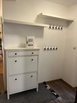 predsien ikea hemnes