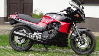 Kawasaki GPZ 900 Top Gun