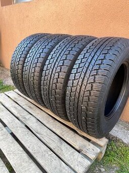 Continental 225/70 R15C 10mm 4x=200e