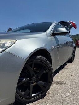 Insignia 2010 rok