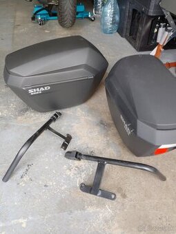 Bočné kufre Shad + držiak Forza 125