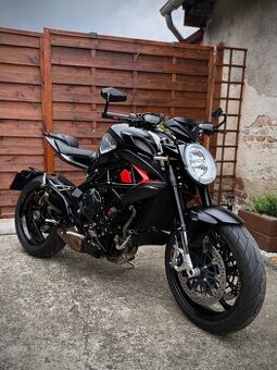 MV Agusta Brutale 800
