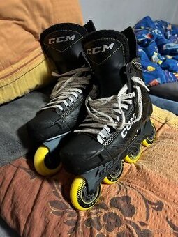 CCM 9350R kolieskové korčule