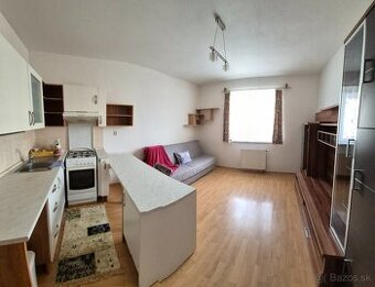 NA PREDAJ 2i byt v lukratívnej časti obce NEMŠOVÁ - 1