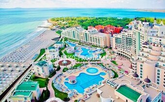 Luxusní apartmán 2+kk (68 m²) v první linii s bočním výhlede