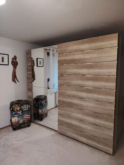 Šatníková skriňa, Prešov okolie