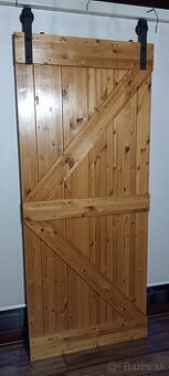 Posuvné masívne drevené dvere Rustik KK