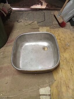 Predám starší kuchynský drez