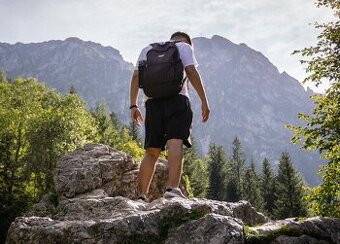 Hľadám prenájom 1-izb.bytu alebo garsónky | Banská Bystrica