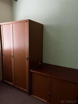 Skriňa s nadstavcom