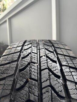 Zimná pneu Goodyear 215/70r15c ako nová 10mm dezén
