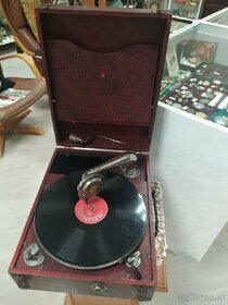 Gramofón na kluku Parlophone 1900