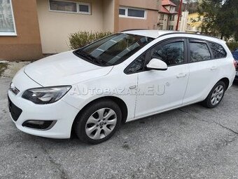 --REZERVOVANÉ-- Opel Astra 1.7CDTi Sports Tourer