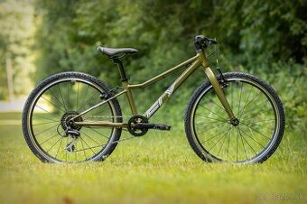 SUPERIOR F.L.Y. 20, matte olive metallic/hologram chrome,