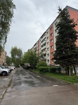 99m2 veľký 4 - izb. byt - ulica SNP