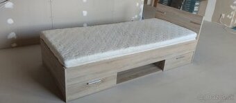 Posteľ 200 x 90 s roštom a matracom