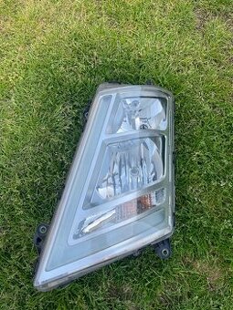 Svetlo Volvo FH4 2018 Halogen