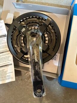 Predné ozubené koleso a pedál Shimano FC-TY 501
