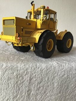 Kirovets K-700A
