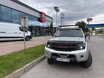 Nissan Navara D40