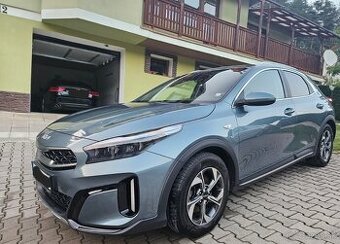 KIA XCEED 1,5 turbo benzin SILVER 3/2024 v záruke