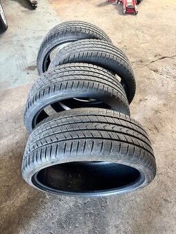 245/35 R21 Vredestein celoročné pneu