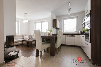 BEŠEŇOVÁ / Predaj apartmánového domu / 2 samostatné jednotky