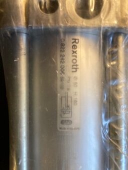 Pneumatický válec REXROTH