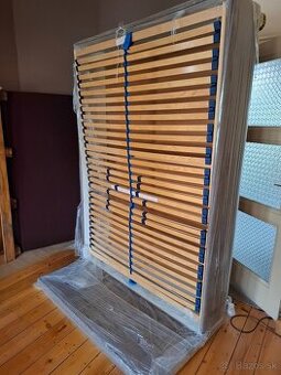 Čalúnená česká posteľ Blanář 140cm s matracom v dobrom stave