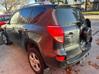 Rozpredám na diely Toyota Rav4 III 2.2 D 2AD-FTV