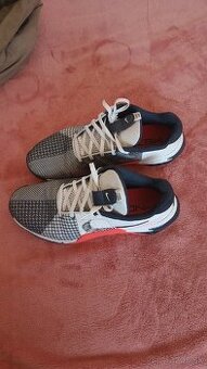 Nové NIKE č. 42 za 25€