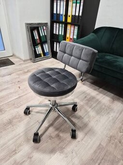 Kozmetická stolička