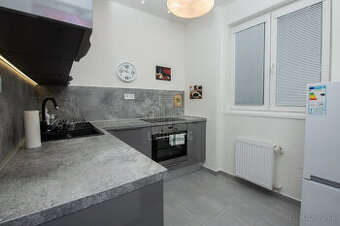 Na predaj 2-izb. byt v centre Bratislavy, ul. Medená