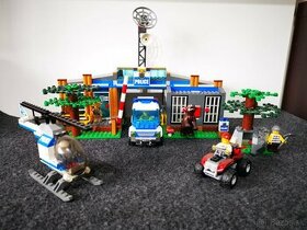 4440 LEGO Policajná stanica v lese City Forest Police Statio