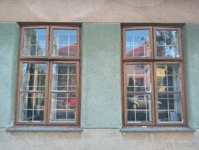 Staré okná s mrežami - 1